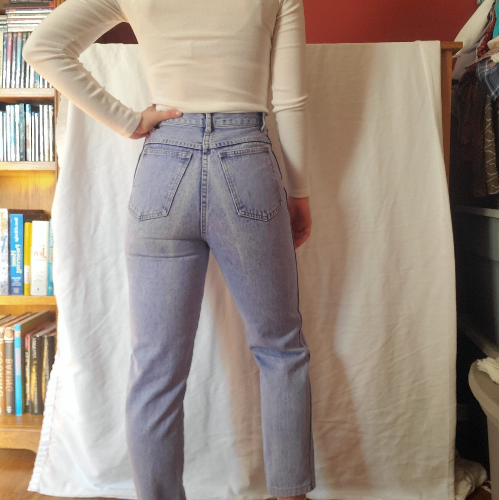 Vintage Mom Jeans - Picture 4 of 5